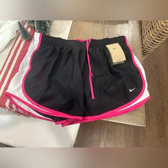 NWT Nike running shorts size XL black and fuschia/pink - Picture 1 of 2